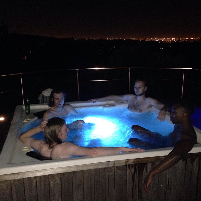 01 jacuzi boyz